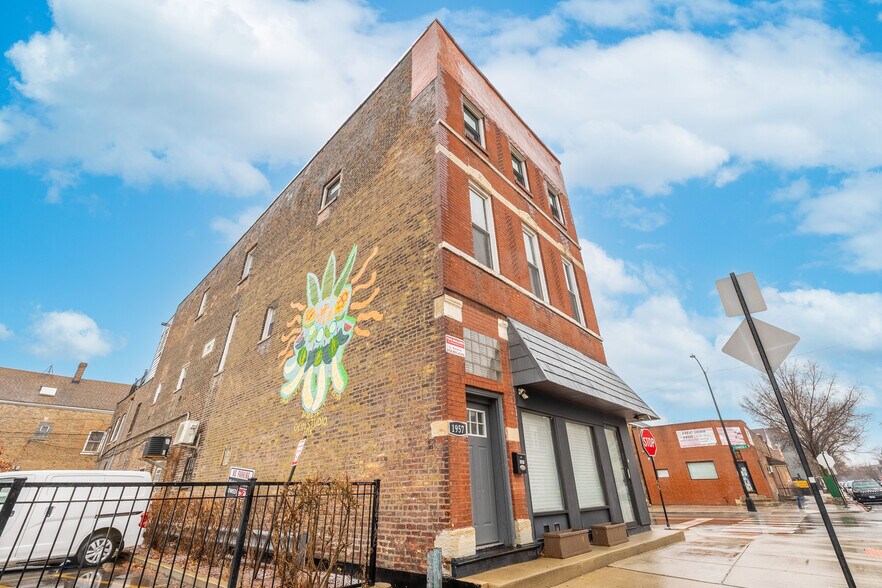 1957 W 23rd St, Chicago, IL for sale - Primary Photo - Image 1 of 1