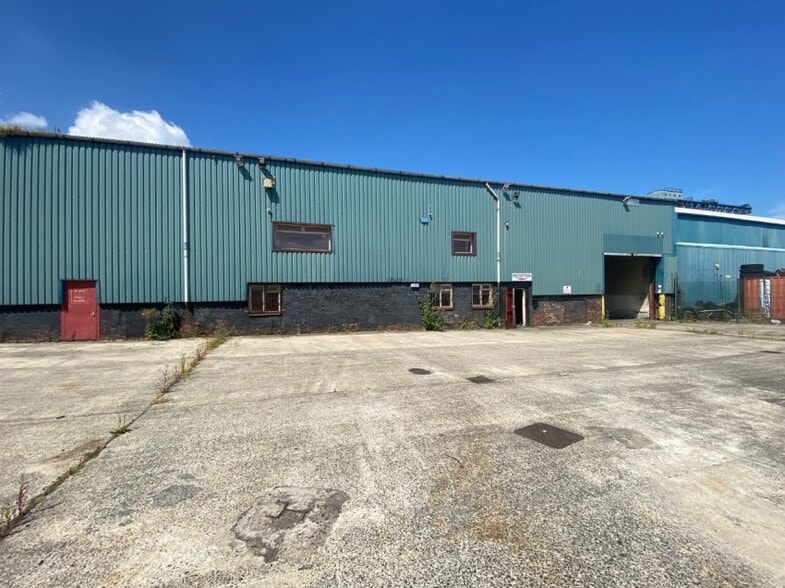 3-6 Mackenzie St, Greenock to rent - Building Photo - Image 2 of 5