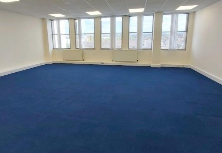 Lower Bristol Rd, Bath to rent Interior Photo- Image 1 of 3