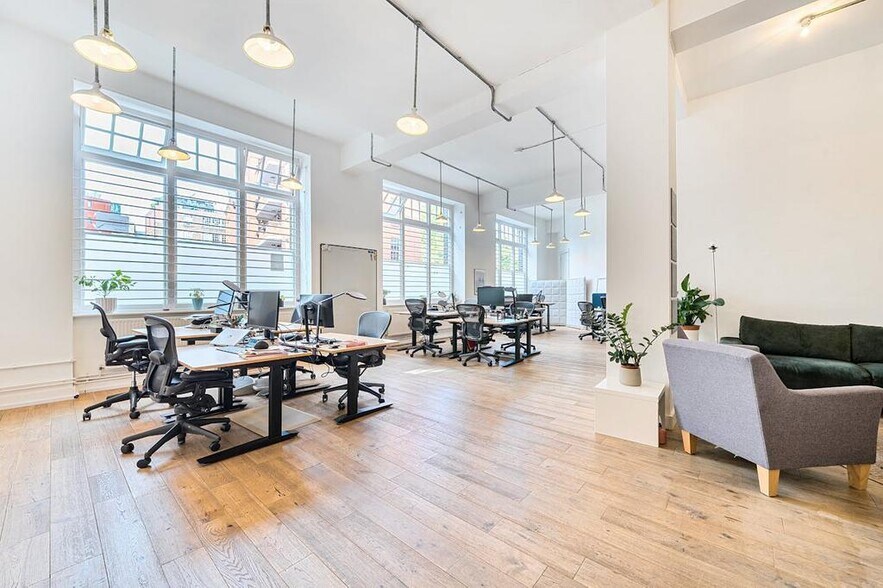 22 Calvert Ave, London to rent - Building Photo - Image 2 of 31