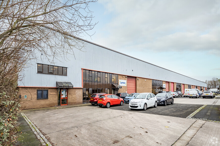 Melford Ct, Warrington for rent - Building Photo - Image 2 of 12