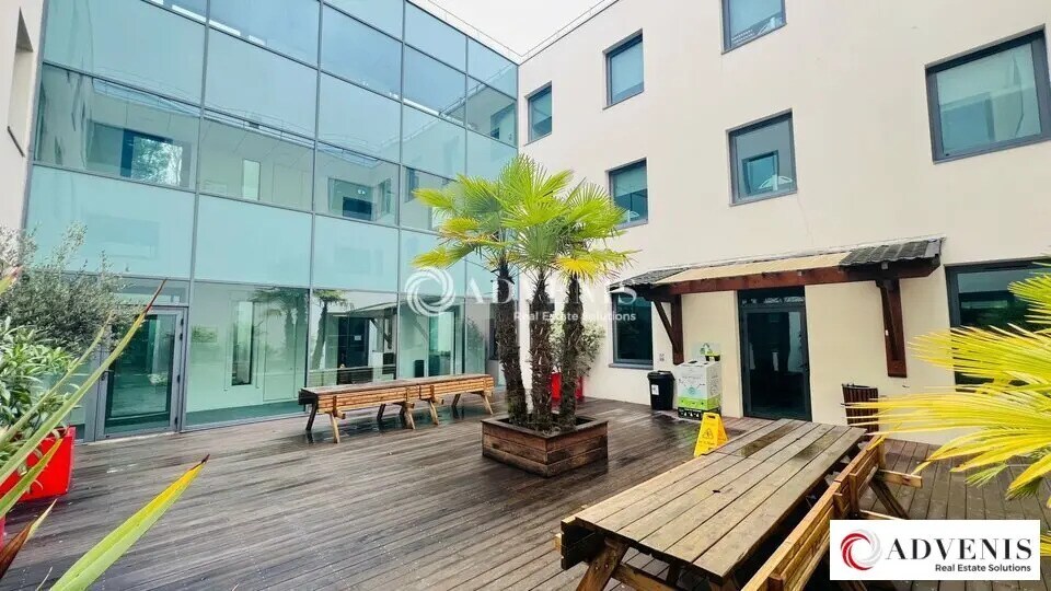 Office in Mérignac to rent Building Photo- Image 1 of 13