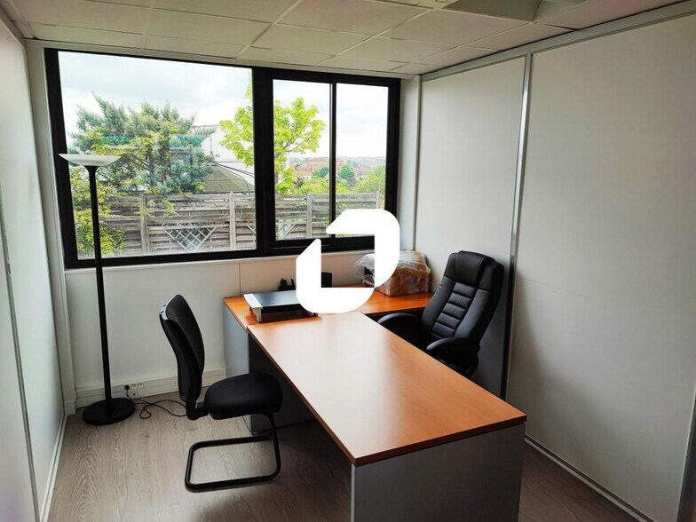 Office in Joinville-le-Pont to rent - Interior Photo - Image 2 of 4