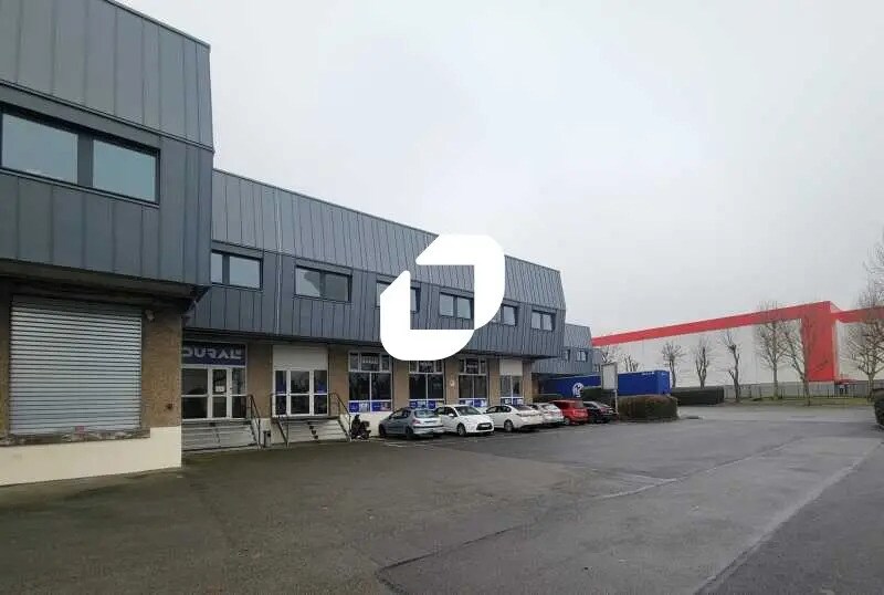 Light Industrial in Villejust to rent - Building Photo - Image 2 of 9