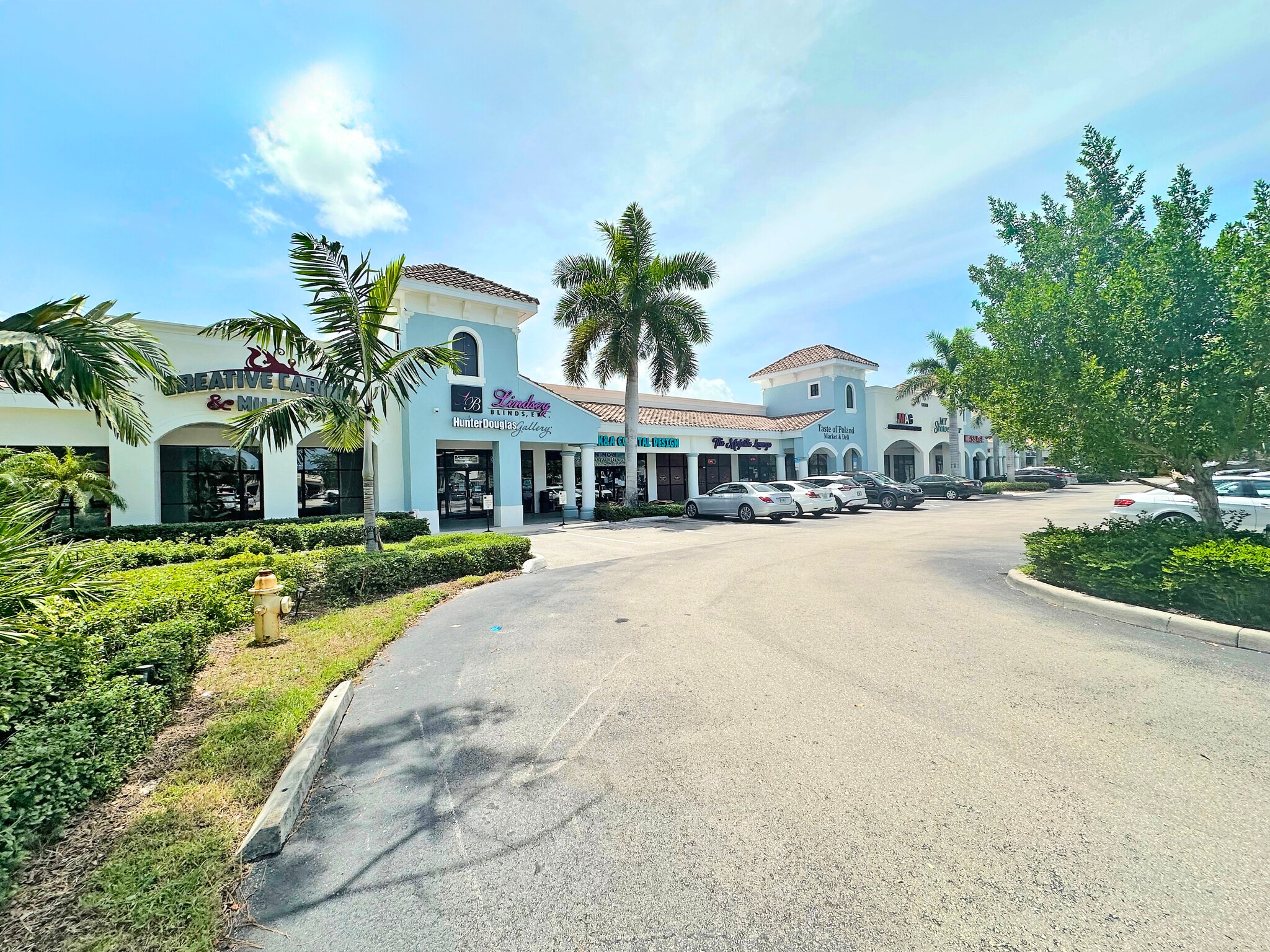 13500 Tamiami Trl N, Naples, FL to rent Primary Photo- Image 1 of 4
