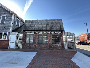 42 Maine St, Brunswick, ME for rent Building Photo- Image 1 of 17