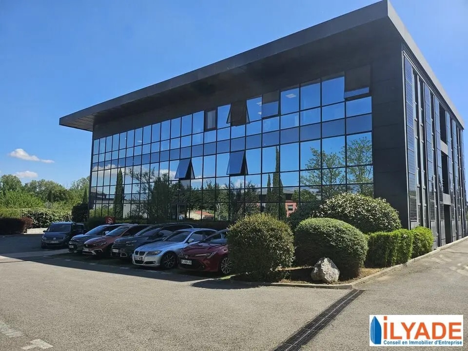 Location Bureaux 210 m² - Photo 1