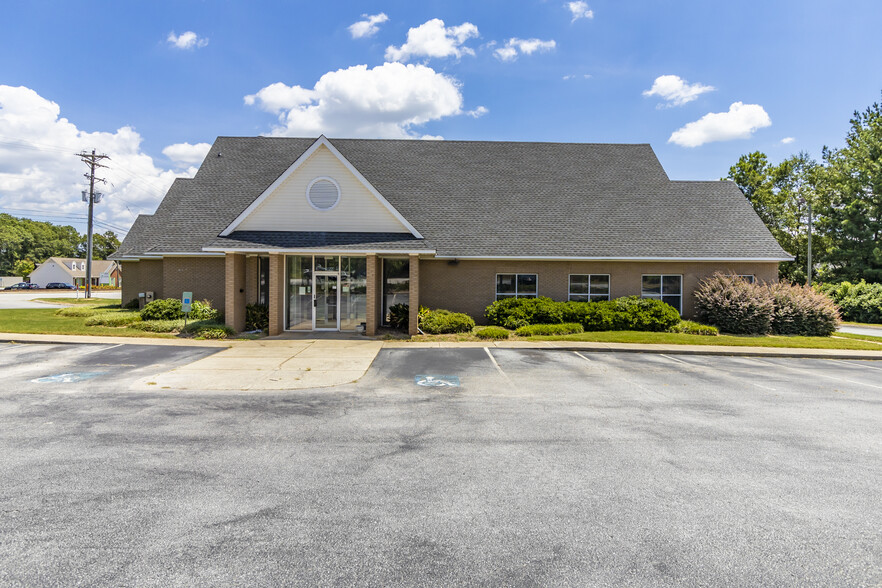 2000 Woodruff Rd, Greenville, SC for sale - Building Photo - Image 1 of 1