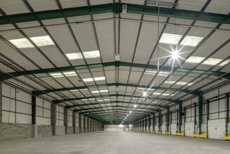 Rennie Hogg Rd, Nottingham to rent Interior Photo- Image 2 of 2