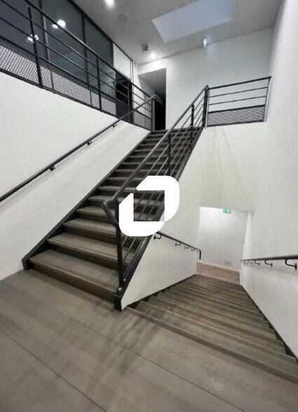 Office in Les Sorinières to rent - Interior Photo - Image 2 of 6