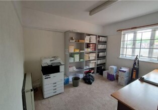 19 Croydon Rd, Caterham to rent Interior Photo- Image 2 of 4