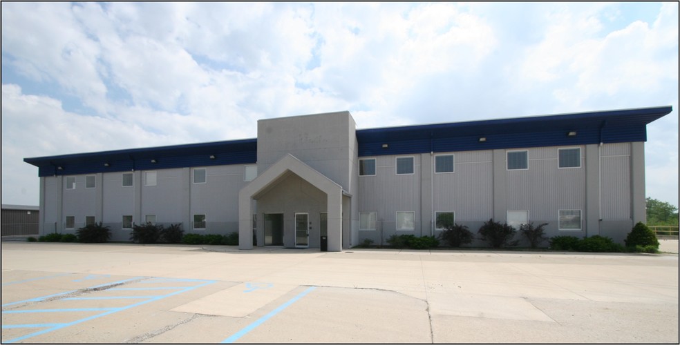 5620 Industrial Rd, Fort Wayne, IN for rent - Building Photo - Image 1 of 6