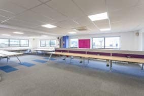 5-6 Mercian Clos, Cirencester to rent Interior Photo- Image 1 of 6