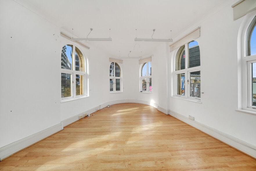 6-8 Great Eastern St, London to rent - Building Photo - Image 3 of 17