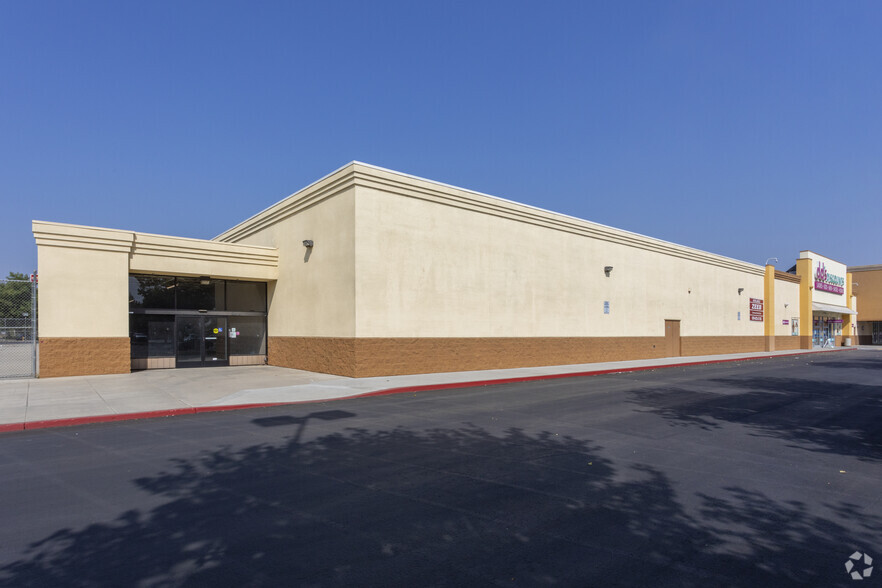 1475 Hillman St, Tulare, CA for rent - Building Photo - Image 2 of 4