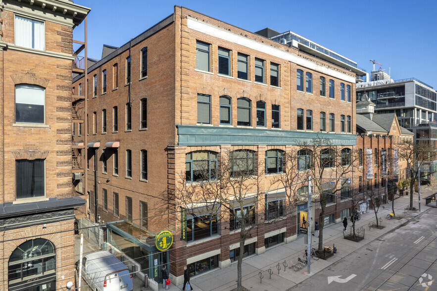 590 King St W, Toronto, ON for rent - Building Photo - Image 1 of 3