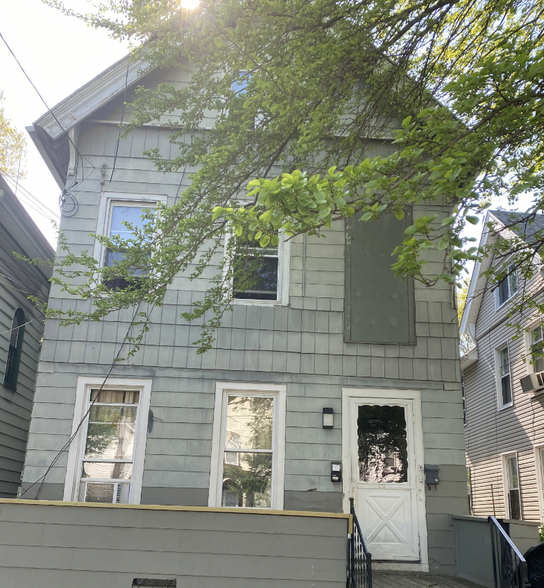 108 Dewitt St, New Haven, CT for sale - Primary Photo - Image 1 of 1