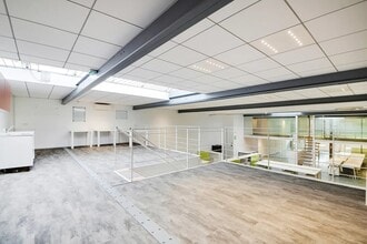 Light Industrial in Pantin for sale Interior Photo- Image 2 of 14