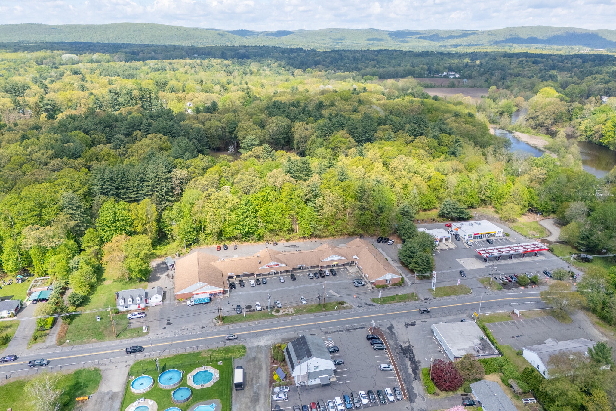 45-65 Southwick Rd, Westfield, MA to rent Primary Photo- Image 1 of 27