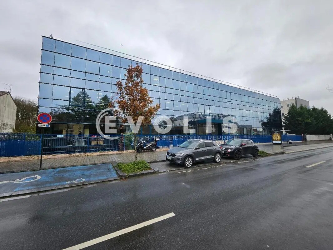 Office in Clamart to rent Building Photo- Image 1 of 9