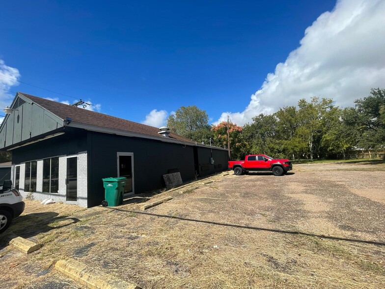 1916 Cedar Dr, La Marque, TX for sale - Primary Photo - Image 2 of 9