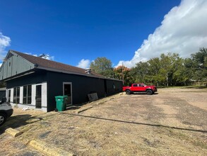 1916 Cedar Dr, La Marque, TX for rent Primary Photo- Image 1 of 80