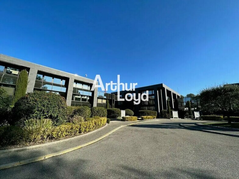 Office in Valbonne to rent - Building Photo - Image 3 of 10