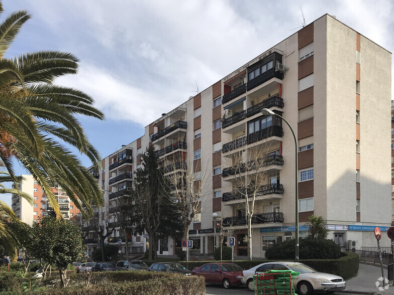 Calle los Yébenes, 84, Madrid, Madrid for rent - Primary Photo - Image 1 of 2