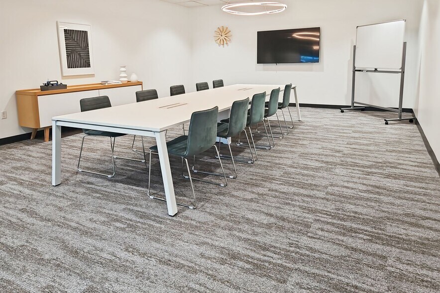 6710 N Scottsdale Rd, Scottsdale, AZ to rent - Interior Photo - Image 3 of 19