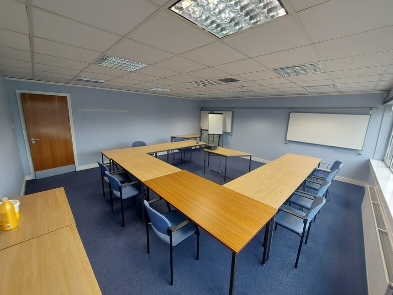 Wade St, Dundee to rent - Building Photo - Image 2 of 5