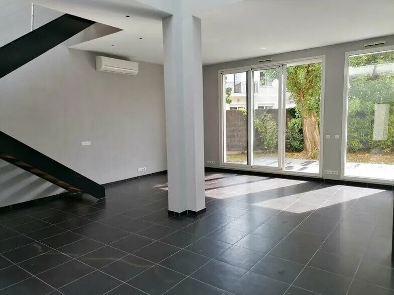 Office in Saint-Maur-des-Fossés to rent - Building Photo - Image 2 of 5