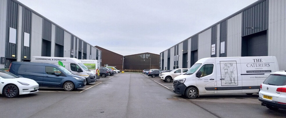 10-18 Whisby Way, Lincoln to rent - Building Photo - Image 3 of 8