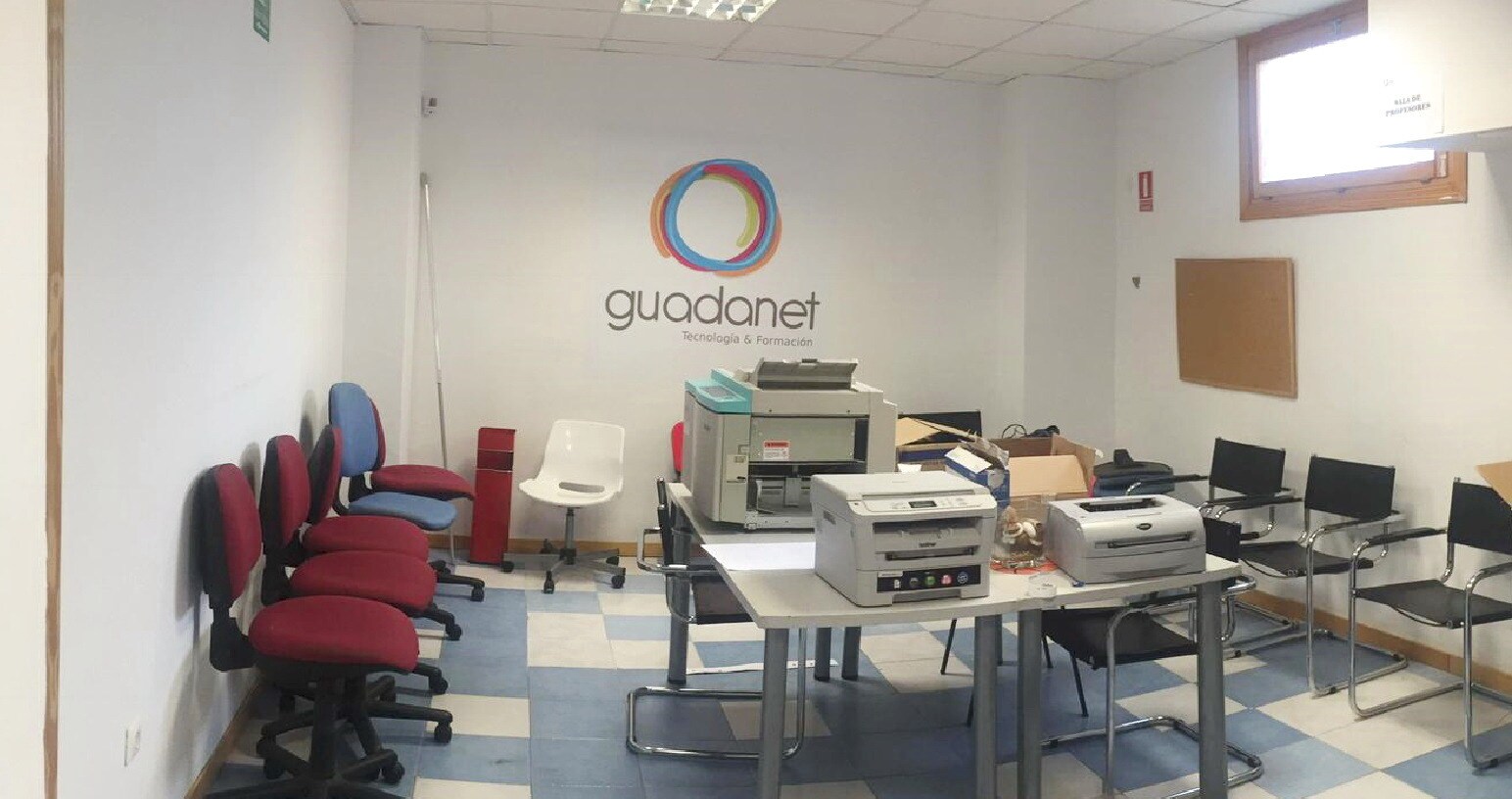 Retail in Guadalajara, Guadalajara to rent Interior Photo- Image 1 of 6