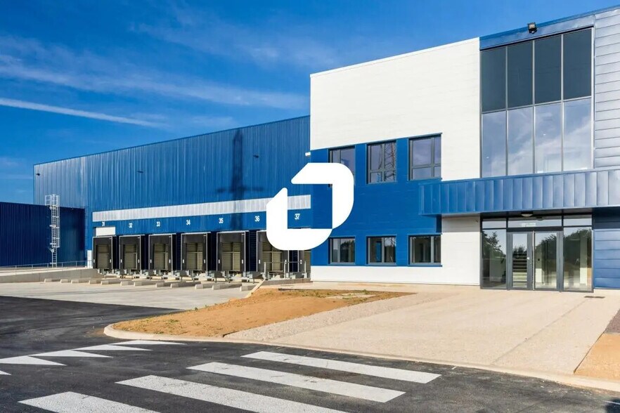 Industrial in Villenoy to rent - Building Photo - Image 1 of 14