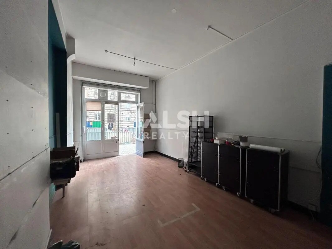 Retail in Lyon to rent Interior Photo- Image 1 of 6