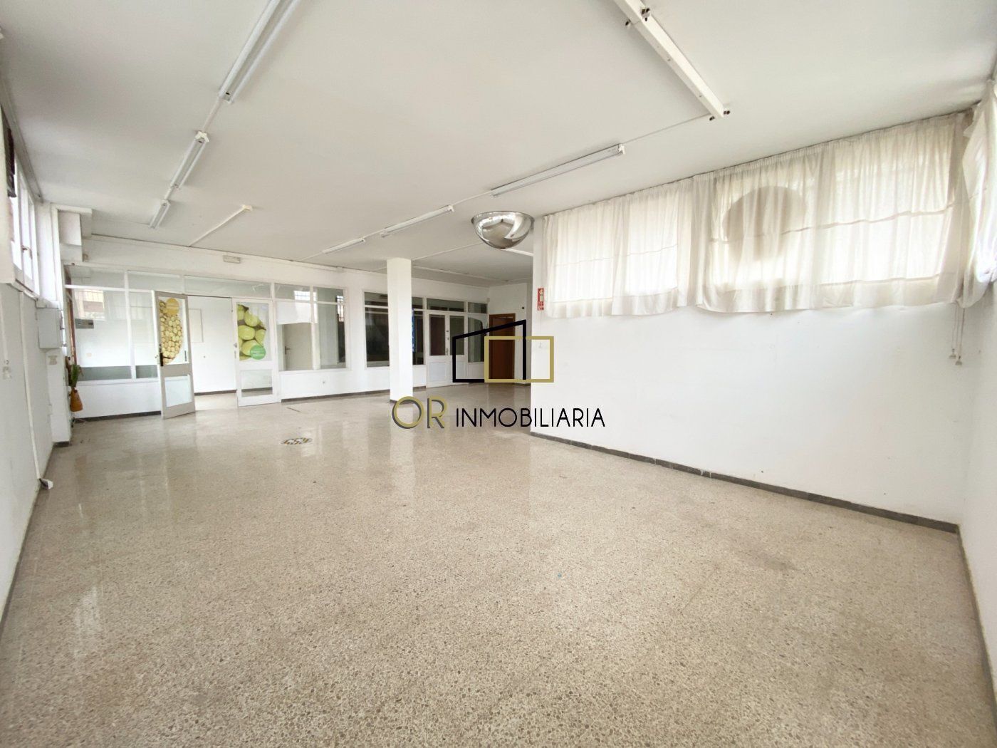 Retail in Santa Margarida i els Monjos, Barcelona to rent Interior Photo- Image 1 of 5