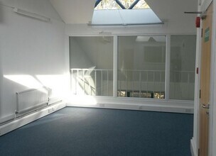 167-169 London Rd, Kingston Upon Thames to rent Interior Photo- Image 1 of 2