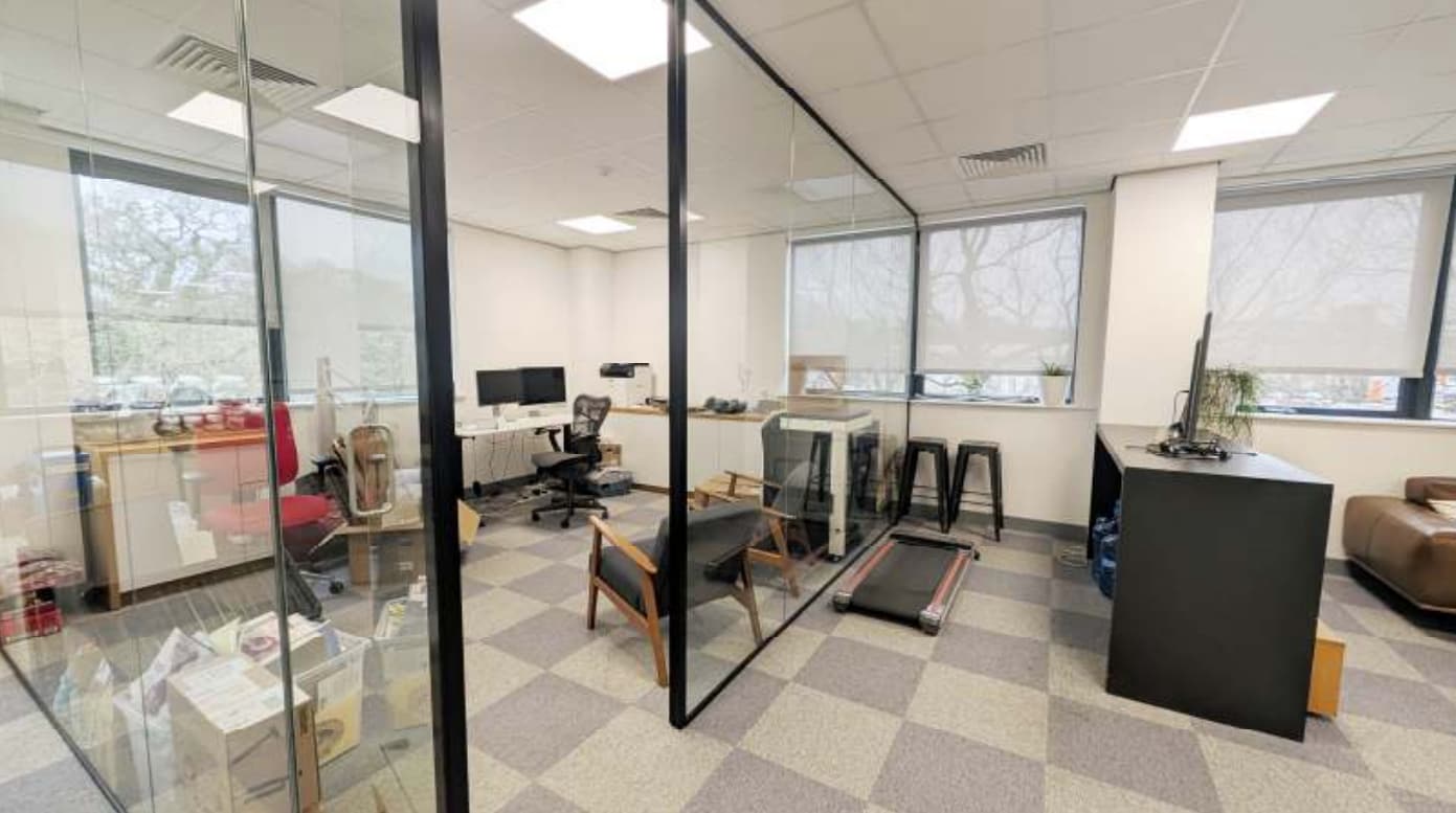 Ampress Ln, Lymington to rent Interior Photo- Image 1 of 3