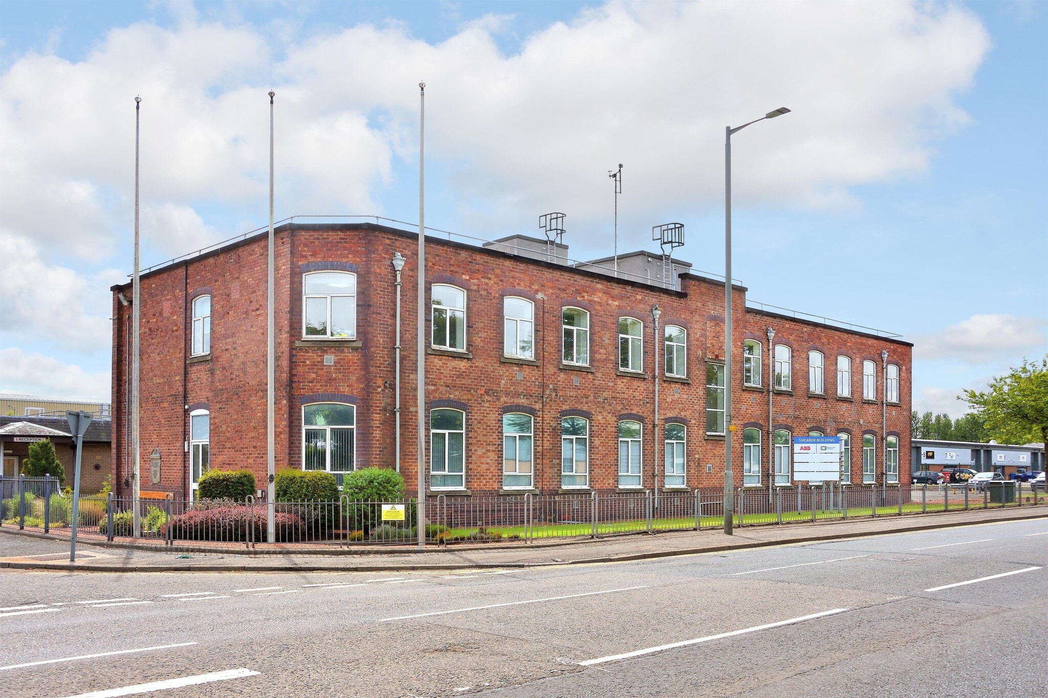 Earls Rd, Grangemouth to rent Building Photo- Image 1 of 8