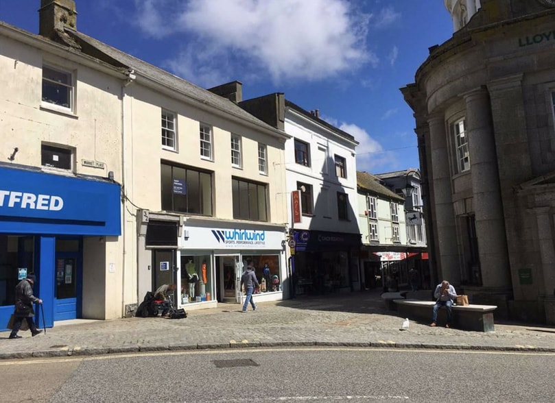 32 Market Pl, Penzance to rent - Building Photo - Image 2 of 2