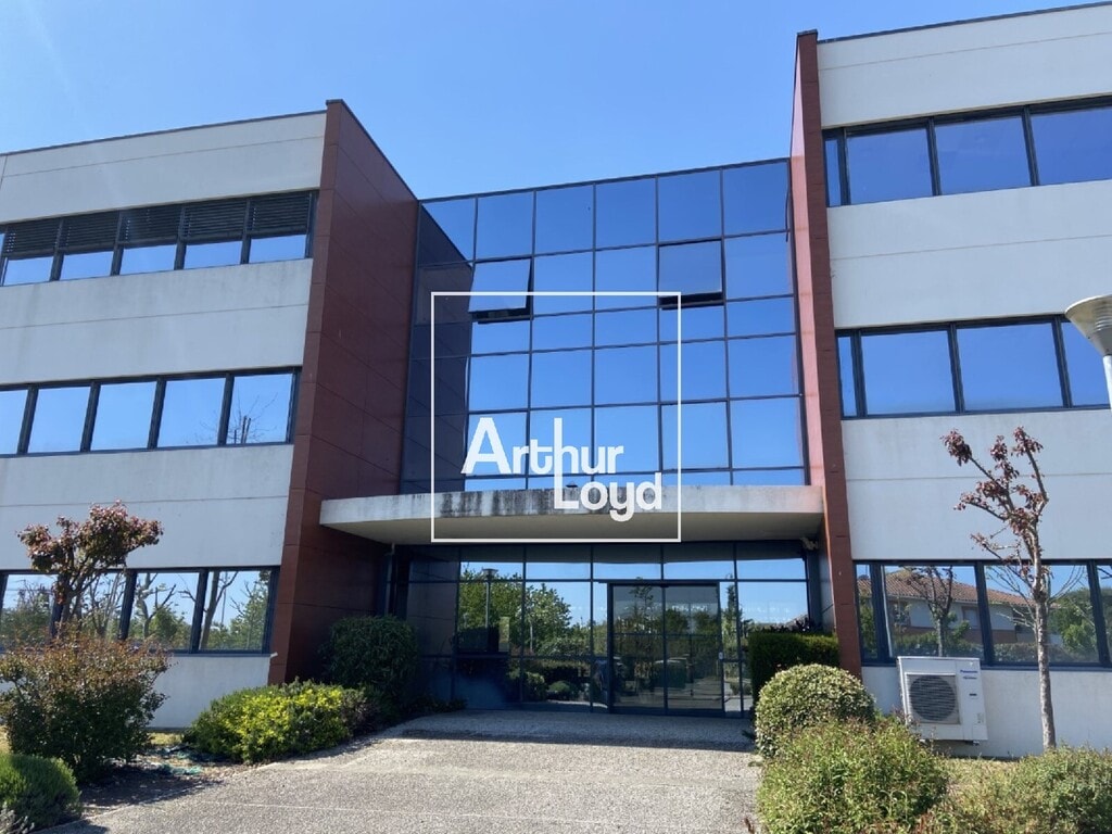 Location Bureaux 400 m² à 964 m² - Photo 1