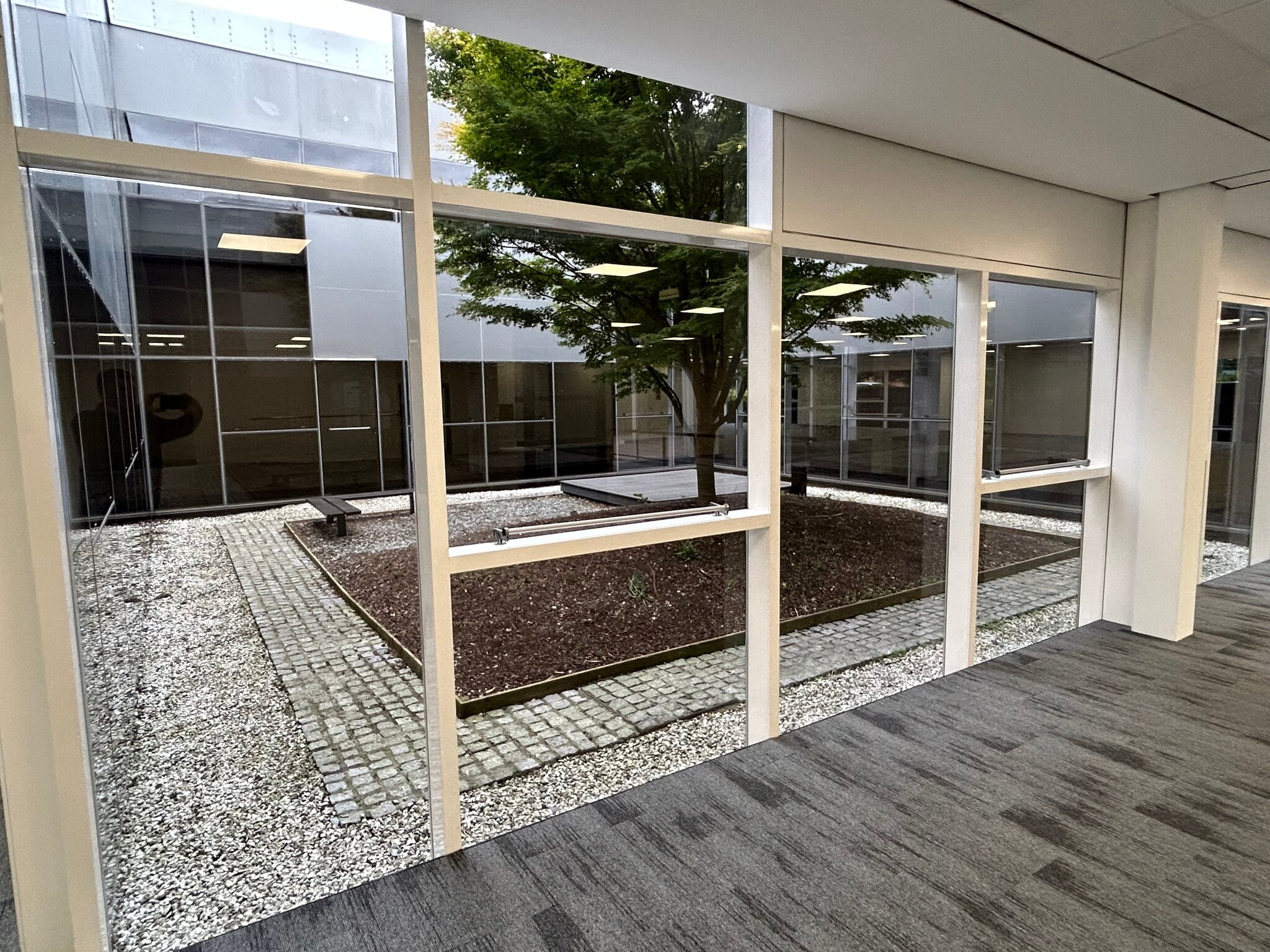 2 Kembrey Park, Swindon to rent Interior Photo- Image 1 of 5