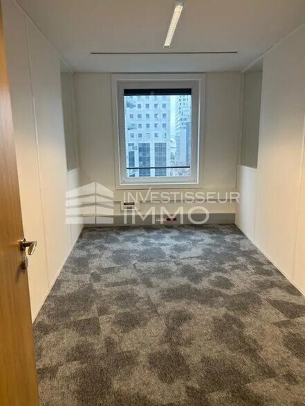 Office in Puteaux to rent - Building Photo - Image 3 of 3