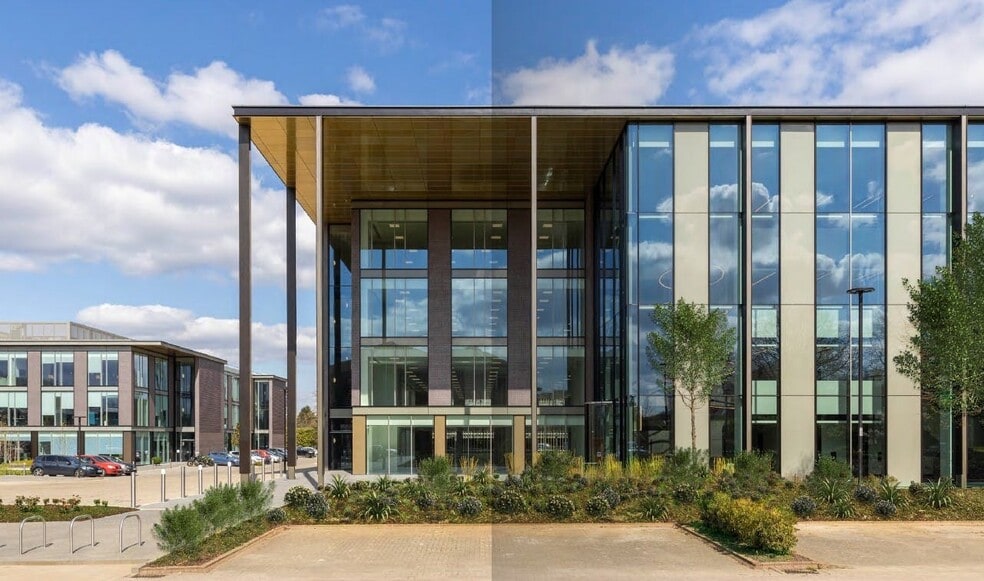 1 Croxley Vw, Watford to rent - Building Photo - Image 2 of 6