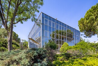 More details for Office, Retail to Rent