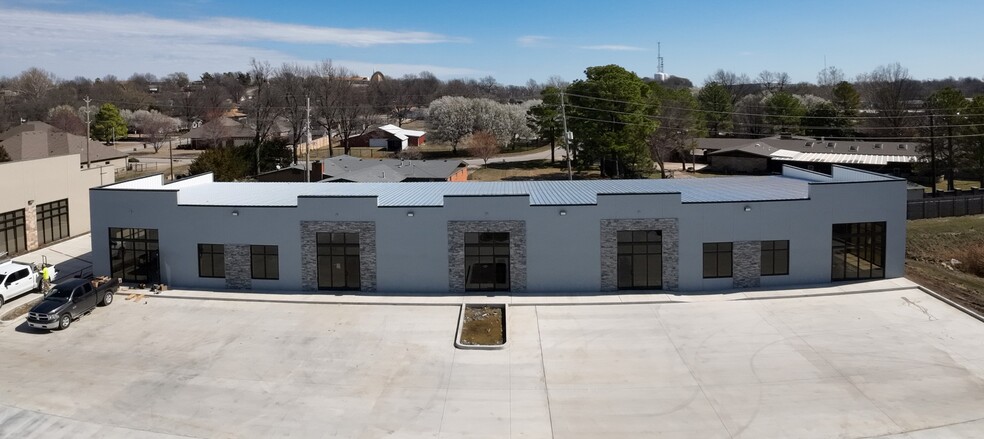 1101 N Birch Ave, Broken Arrow, OK for rent - Building Photo - Image 1 of 11