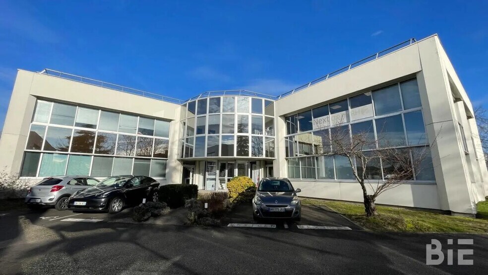 Office in Mérignac to rent - Building Photo - Image 2 of 9