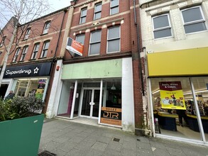 108 Holton Road, Barry to rent Building Photo- Image 2 of 10
