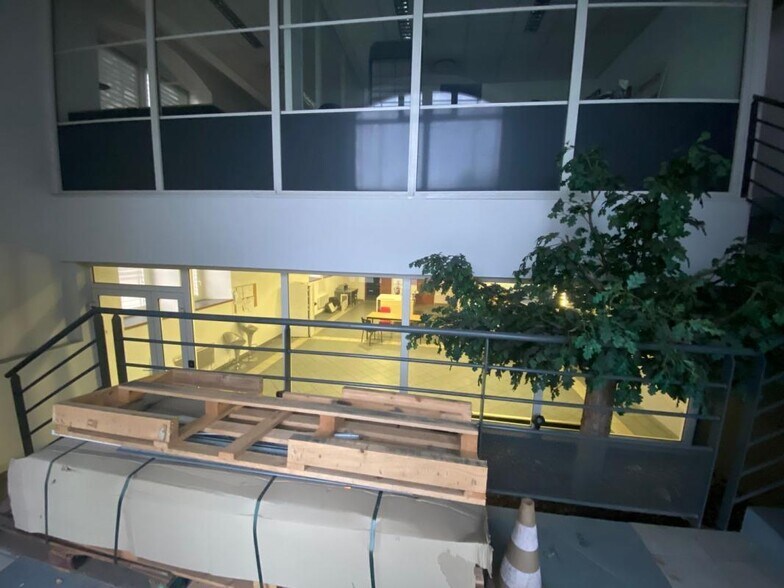 Office in Marseille to rent - Interior Photo - Image 3 of 6