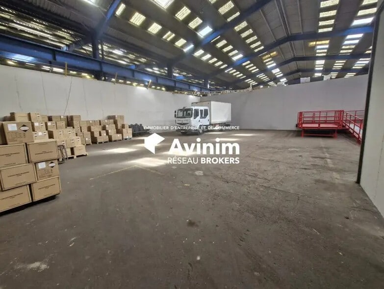 Industrial in Mitry-Mory to rent - Interior Photo - Image 1 of 4